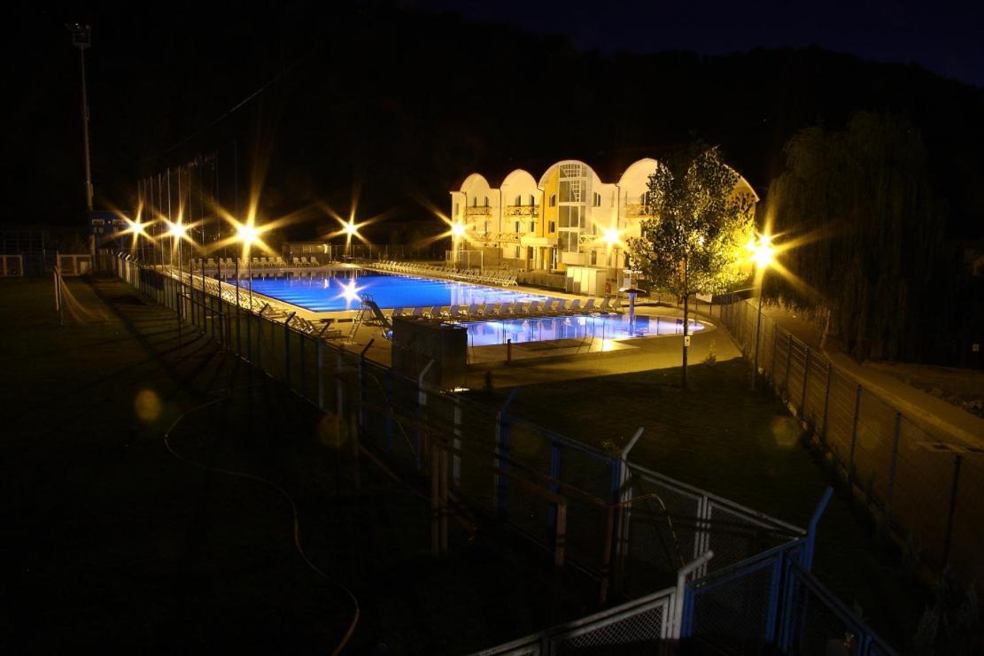 Oras Zlatna Hotel Exterior foto